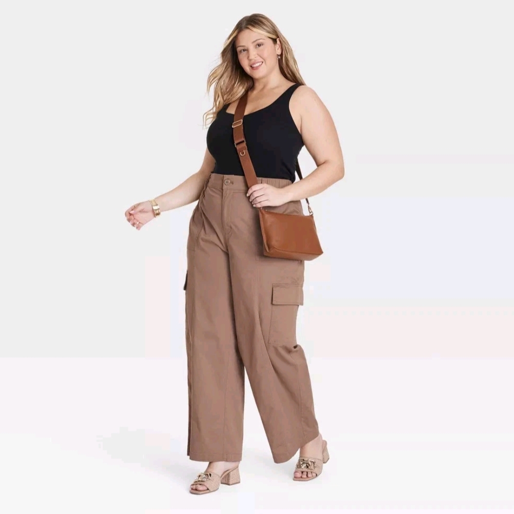 NWT Brown Straight Leg Cargo Pants Size 2X